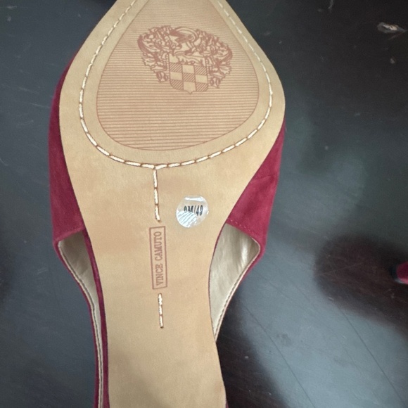 Vince Camuto Heel - Picture 5 of 7